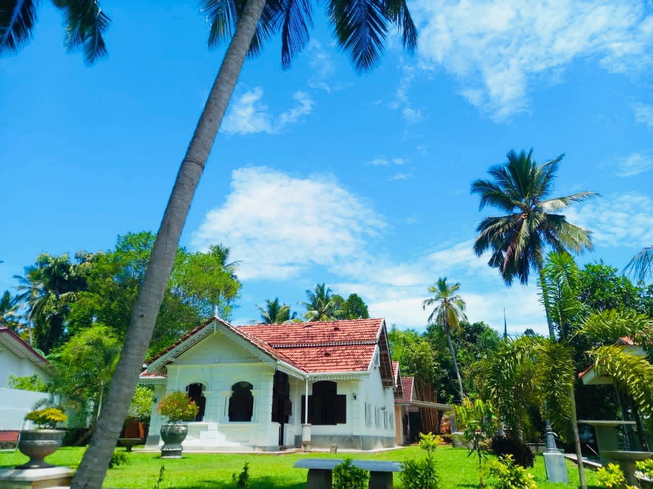 Colonial Villa & Tropical Grounds